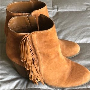 Vince Camuto light brown suede boots